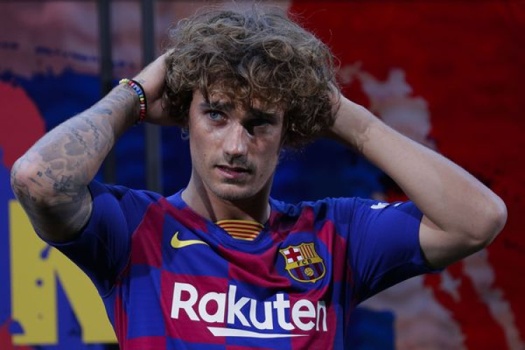 Antoine Griezmann sa v FC Barcelona trápi. Lizarazu: Spolupráca s Lionelom Messim nefunguje