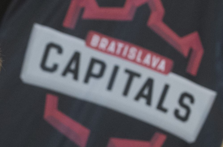 Bratislava Capitals získali hráča NHL. Obranca Columbus Blue Jackets sa rozohrá na Slovensku