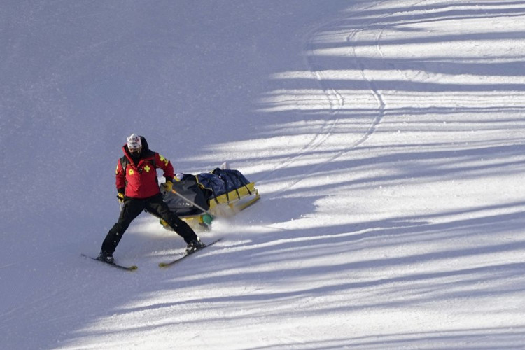 Nicole Schmidhoferová má zrejme po kariére. Jej zranenie z pádu na zjazde vo Val d'Isere je vážnejšie, ako sa zdalo