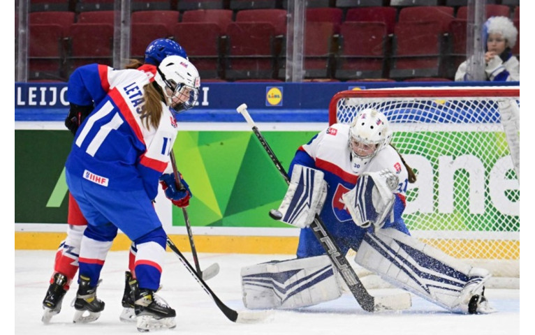 slovenske hokejistky do 18 rokov